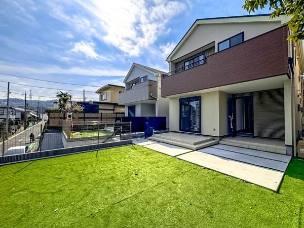 �_�ސ쌧���l�s�`���`���6���ڂ̐V�z��ˌ��Ă̑O�ʓ��H�܂ތ��n�ʐ^