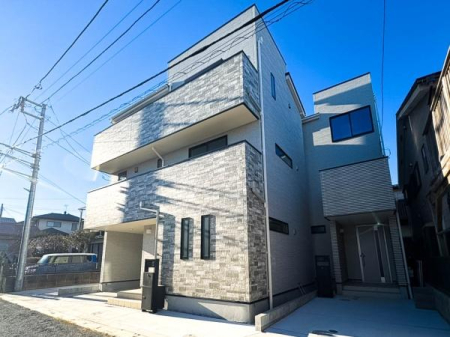 �_�ސ쌧���q�s���z4���ڂ̐V�z��ˌ��Ă̑O�ʓ��H�܂ތ��n�ʐ^