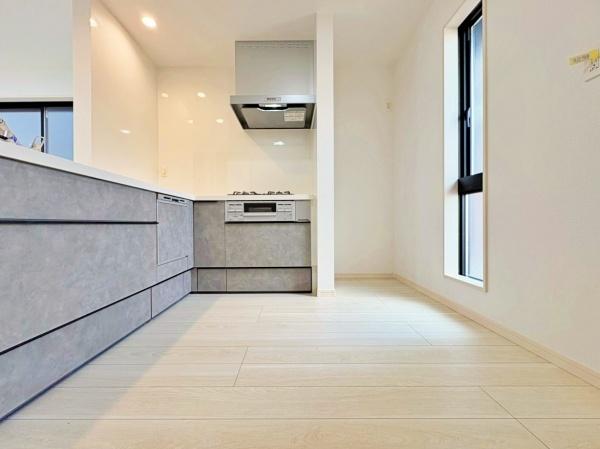 �_�ސ쌧����s�����C��7���ڂ̐V�z��ˌ��ẴL�b�`��