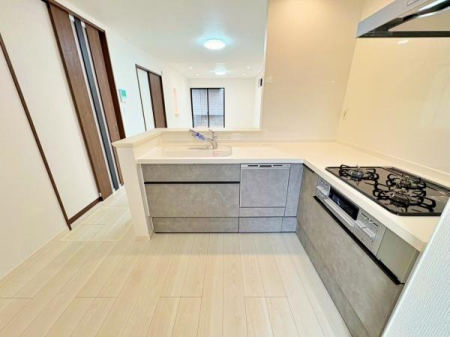 �_�ސ쌧����s�����C��7���ڂ̐V�z��ˌ��ẴL�b�`��