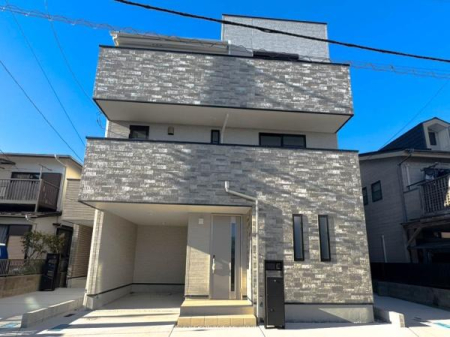 �_�ސ쌧���q�s���z4���ڂ̐V�z��ˌ��Ă̑O�ʓ��H�܂ތ��n�ʐ^