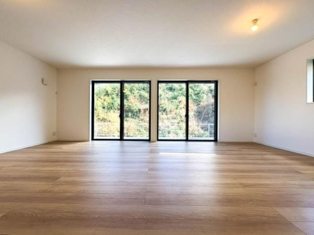 �_�ސ쌧���l�s�h��ѓ����̐V�z��ˌ��Ẵ��r���O