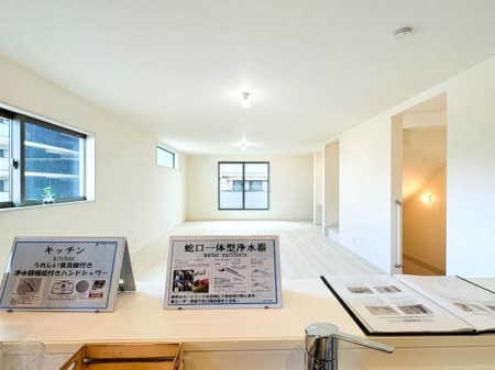 �_�ސ쌧���s�K�揬������4���ڂ̐V�z��ˌ��Ẵ��r���O