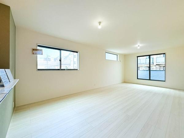 �_�ސ쌧���s�K�揬������4���ڂ̐V�z��ˌ��Ẵ��r���O