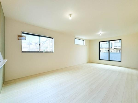 �_�ސ쌧���s�K�揬������4���ڂ̐V�z��ˌ��Ẵ��r���O