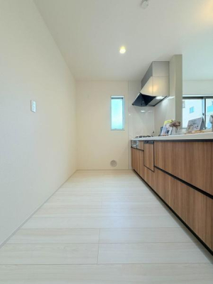 �_�ސ쌧���s�K�揬������4���ڂ̐V�z��ˌ��ẴL�b�`��