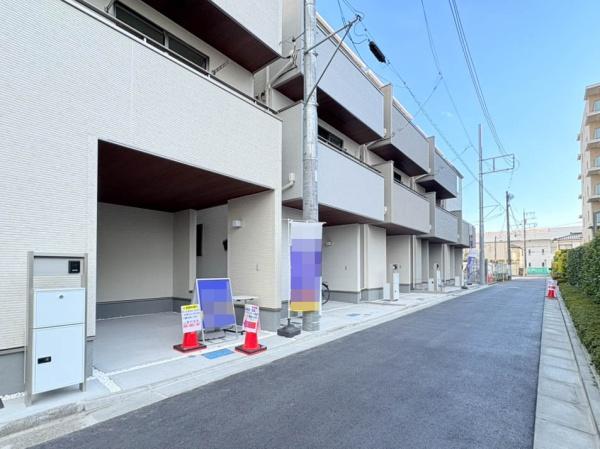 �_�ސ쌧���s�K�揬������4���ڂ̐V�z��ˌ��Ă̑O�ʓ��H�܂ތ��n�ʐ^