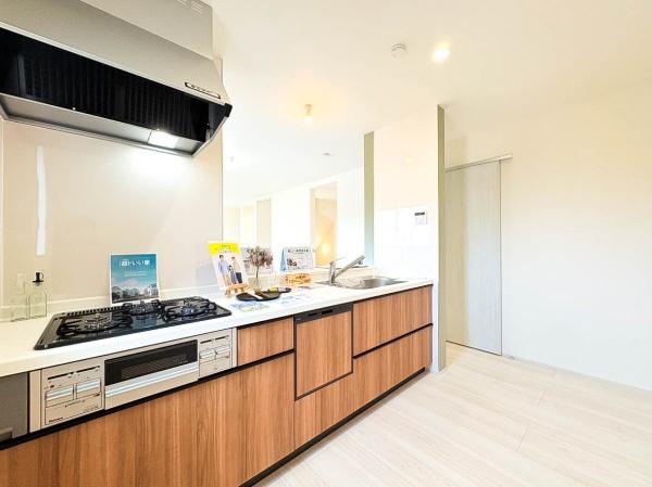 �_�ސ쌧���s�K�揬������4���ڂ̐V�z��ˌ��ẴL�b�`��