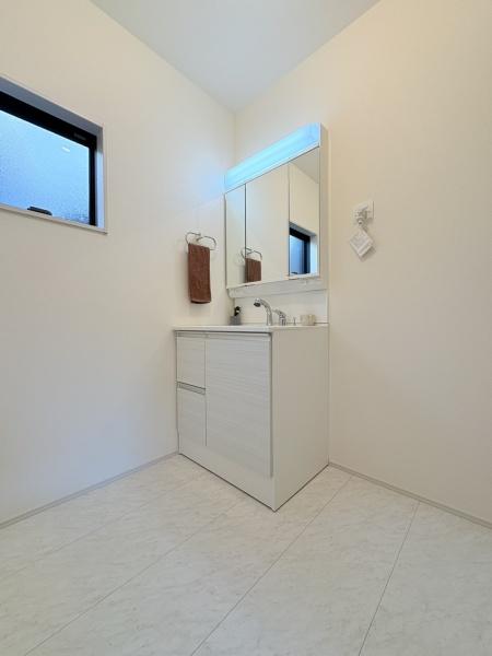 �_�ސ쌧���s�{�O����{��2���ڂ̐V�z��ˌ��Ă̐��ʑ�E���ʏ�