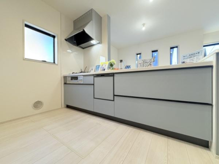 �_�ސ쌧���s�{�O����{��2���ڂ̐V�z��ˌ��ẴL�b�`��