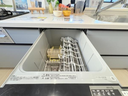 �_�ސ쌧���s�{�O����{��2���ڂ̐V�z��ˌ��ẴL�b�`��