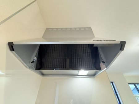 �_�ސ쌧���s�{�O����{��2���ڂ̐V�z��ˌ��ẴL�b�`��