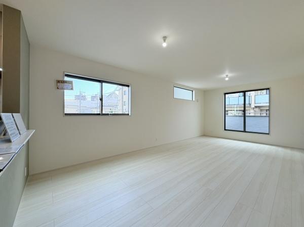 �_�ސ쌧���s�K�揬������4���ڂ̐V�z��ˌ��Ẵ��r���O