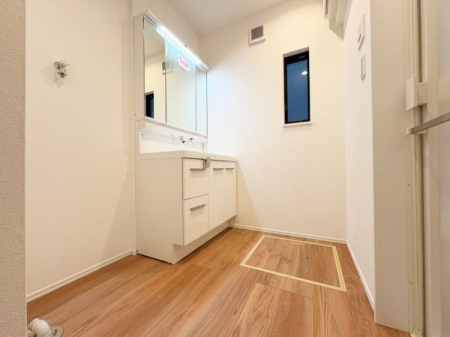 �_�ސ쌧����s�����_��3���ڂ̐V�z��ˌ��Ă̐��ʑ�E���ʏ�