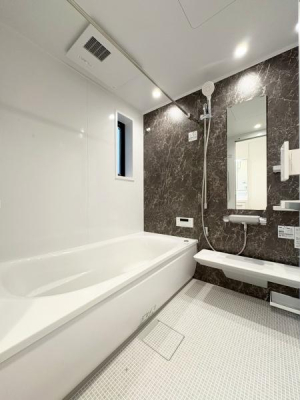 �_�ސ쌧����s�����_��3���ڂ̐V�z��ˌ��Ă̗���