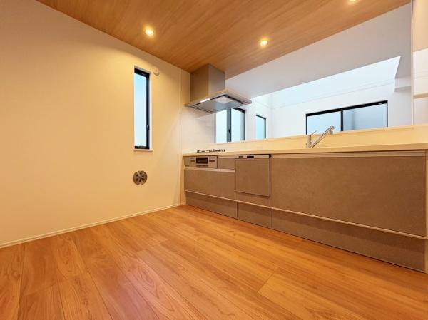 �_�ސ쌧����s�����_��3���ڂ̐V�z��ˌ��ẴL�b�`��