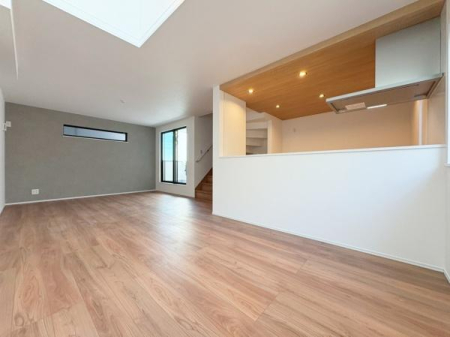 �_�ސ쌧����s�����_��3���ڂ̐V�z��ˌ��Ẵ��r���O