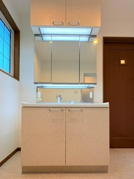 �_�ސ쌧���l�s�����\����2���ڂ̒��È�ˌ��Ă̐��ʑ�E���ʏ�