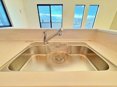 �_�ސ쌧����s�����_��3���ڂ̐V�z��ˌ��ẴL�b�`��