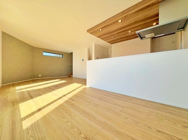 �_�ސ쌧����s�����_��3���ڂ̐V�z��ˌ��Ẵ��r���O