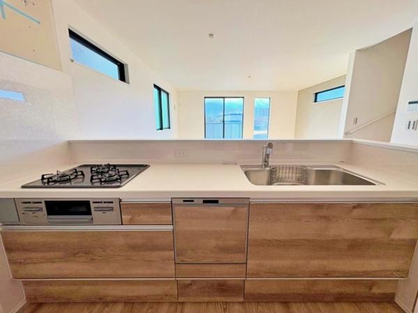 �_�ސ쌧����s�����_��3���ڂ̐V�z��ˌ��ẴL�b�`��