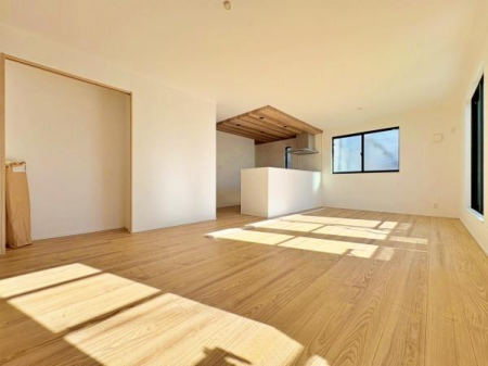 �_�ސ쌧����s�����_��3���ڂ̐V�z��ˌ��Ẵ��r���O