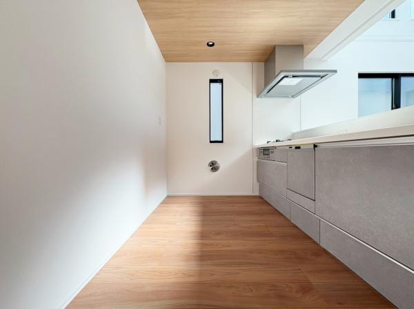 �_�ސ쌧����s�����_��3���ڂ̐V�z��ˌ��ẴL�b�`��