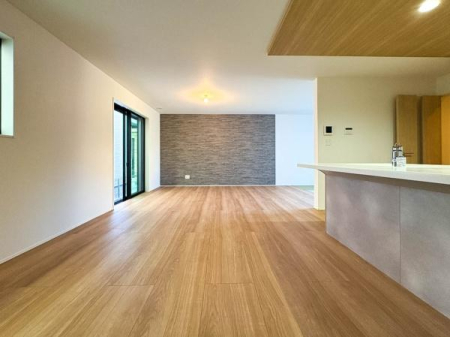 �_�ސ쌧���l�s�t��`�c��5���ڂ̐V�z��ˌ��Ẵ��r���O