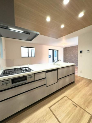 �_�ސ쌧���l�s�t��`�c��5���ڂ̐V�z��ˌ��ẴL�b�`��