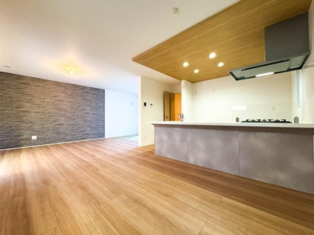 �_�ސ쌧���l�s�t��`�c��5���ڂ̐V�z��ˌ��Ẵ��r���O