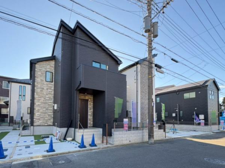 �_�ސ쌧���l�s�t��`�c��5���ڂ̐V�z��ˌ��Ă̑O�ʓ��H�܂ތ��n�ʐ^