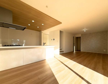 �_�ސ쌧���l�s�t��`�c��5���ڂ̐V�z��ˌ��Ẵ��r���O