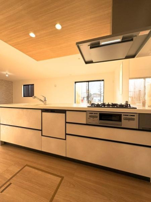 �_�ސ쌧���l�s�t��`�c��5���ڂ̐V�z��ˌ��ẴL�b�`��