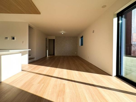 �_�ސ쌧���l�s�t��`�c��5���ڂ̐V�z��ˌ��Ẵ��r���O