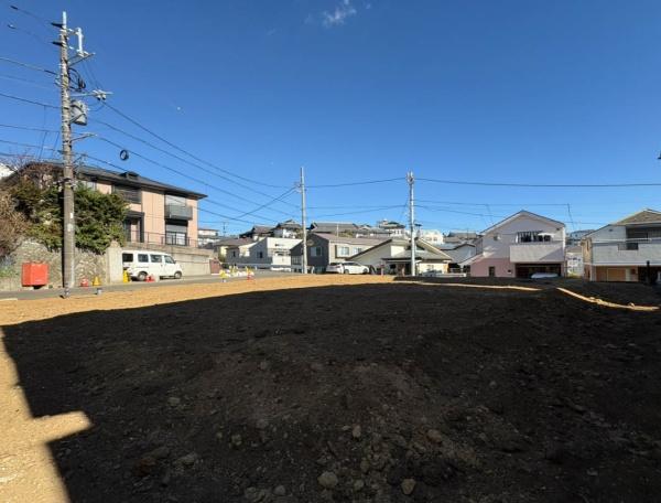 �_�ސ쌧���l�s��搴���P�u�̓y�n�̑O�ʓ��H�܂ތ��n�ʐ^