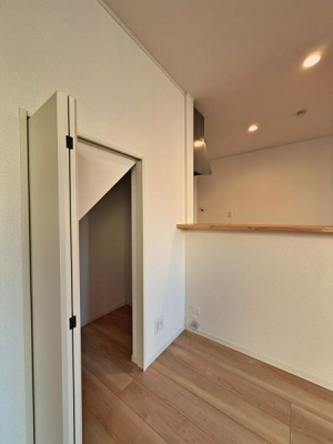 �_�ސ쌧���l�s���J��{��2���ڂ̐V�z��ˌ��ẴL�b�`��