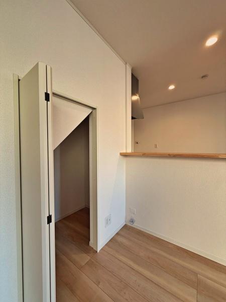 �_�ސ쌧���l�s���J��{��2���ڂ̐V�z��ˌ��ẴL�b�`��