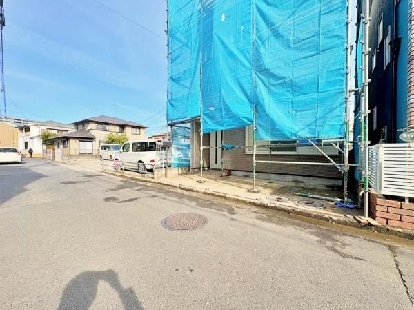 �_�ސ쌧���l�s���J�搣�J4���ڂ̒��È�ˌ��Ă̑O�ʓ��H�܂ތ��n�ʐ^