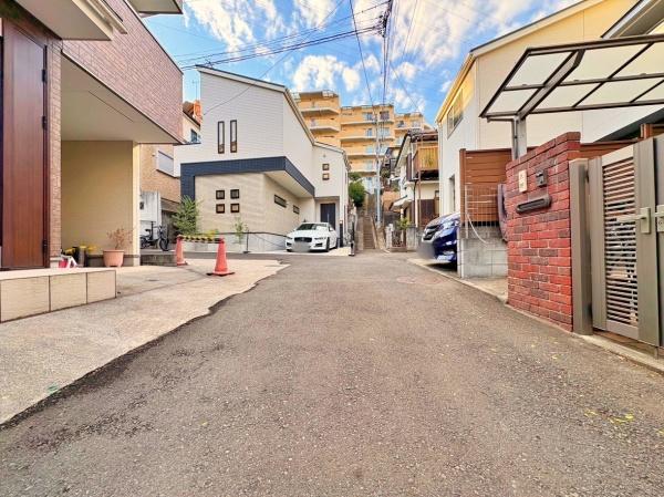 �_�ސ쌧���l�s�_�ސ�搼����̒��È�ˌ��Ă̑O�ʓ��H�܂ތ��n�ʐ^