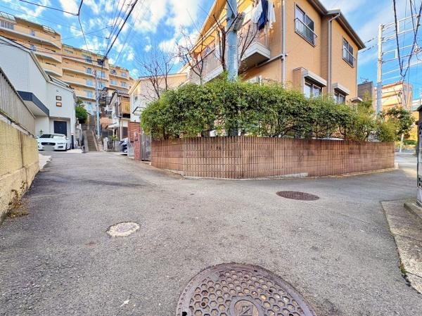 �_�ސ쌧���l�s�_�ސ�搼����̒��È�ˌ��Ă̑O�ʓ��H�܂ތ��n�ʐ^