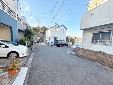 �_�ސ쌧���l�s��搴���P�u�̒��È�ˌ��Ă̑O�ʓ��H�܂ތ��n�ʐ^