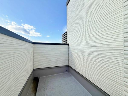 �_�ސ쌧���s���擌��O2���ڂ̒��È�ˌ��Ẵo���R�j�[