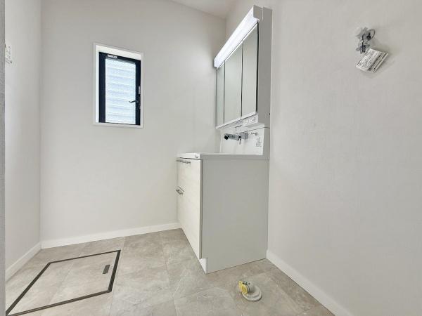 �_�ސ쌧���s���撆��2���ڂ̒��È�ˌ��Ă̐��ʑ�E���ʏ�