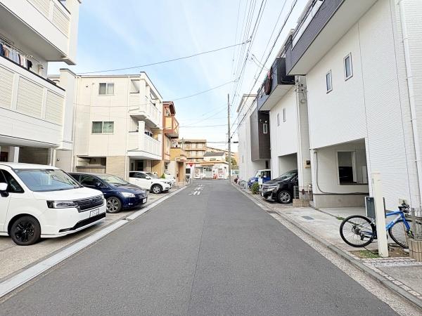 �_�ސ쌧���l�s�ߌ���哌���̒��È�ˌ��Ă̑O�ʓ��H�܂ތ��n�ʐ^