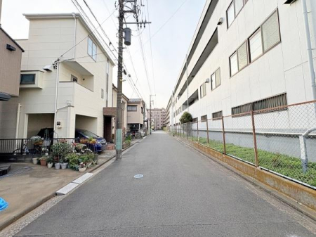 �_�ސ쌧���l�s�ߌ���哌���̒��È�ˌ��Ă̑O�ʓ��H�܂ތ��n�ʐ^