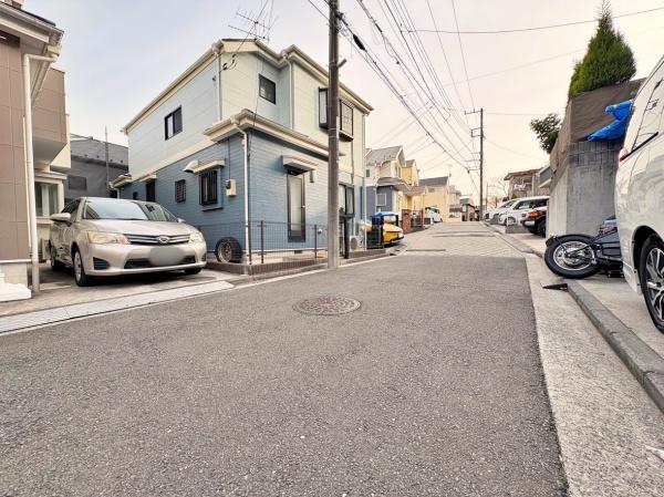 �_�ސ쌧���l�s�ߌ���n��6���ڂ̒��È�ˌ��Ă̑O�ʓ��H�܂ތ��n�ʐ^