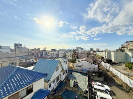 �_�ސ쌧���s���撆��2���ڂ̐V�z��ˌ��Ă̏Z�˂���̒��]�ʐ^