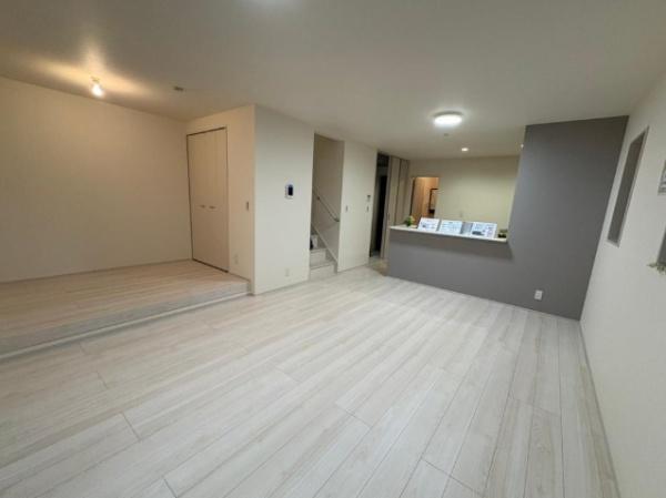 �_�ސ쌧���l�s����折���J��3���ڂ̐V�z��ˌ��Ẵ��r���O