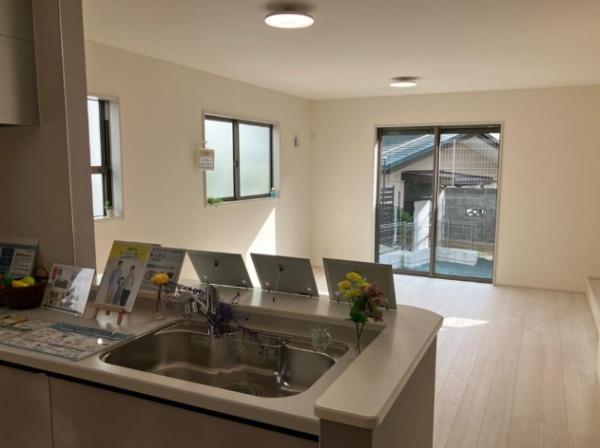 �_�ސ쌧���l�s����折���J��3���ڂ̐V�z��ˌ��ẴL�b�`��