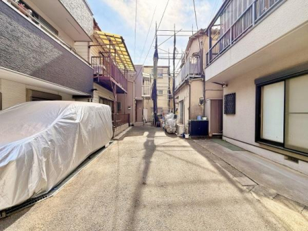 �_�ސ쌧���s���擡��2���ڂ̐V�z��ˌ��Ă̑O�ʓ��H�܂ތ��n�ʐ^